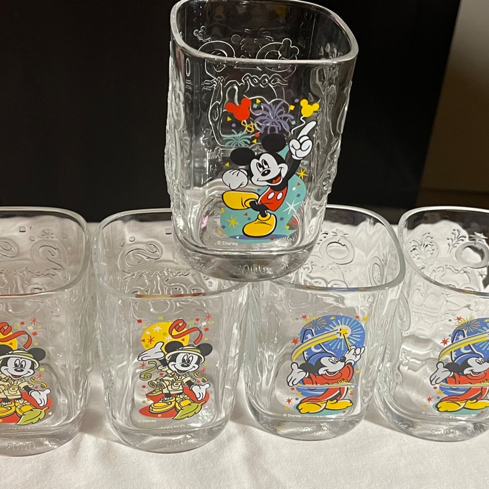 Vintage Millennial 2000 Collectible  Disney World Glasses (Set of 5)